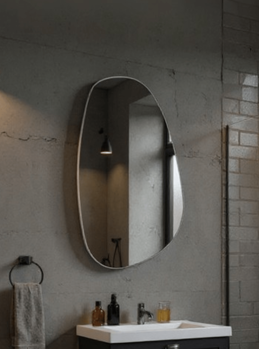 On Móveis Conjuntos de móveis para banheiro Gabinete para Banheiro com Cuba e Espelho Organico 80cm Retro Mdf Grafite Milano - On Móveis