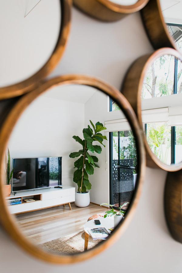 Por que adicionar um espelho à decoração da sua casa?